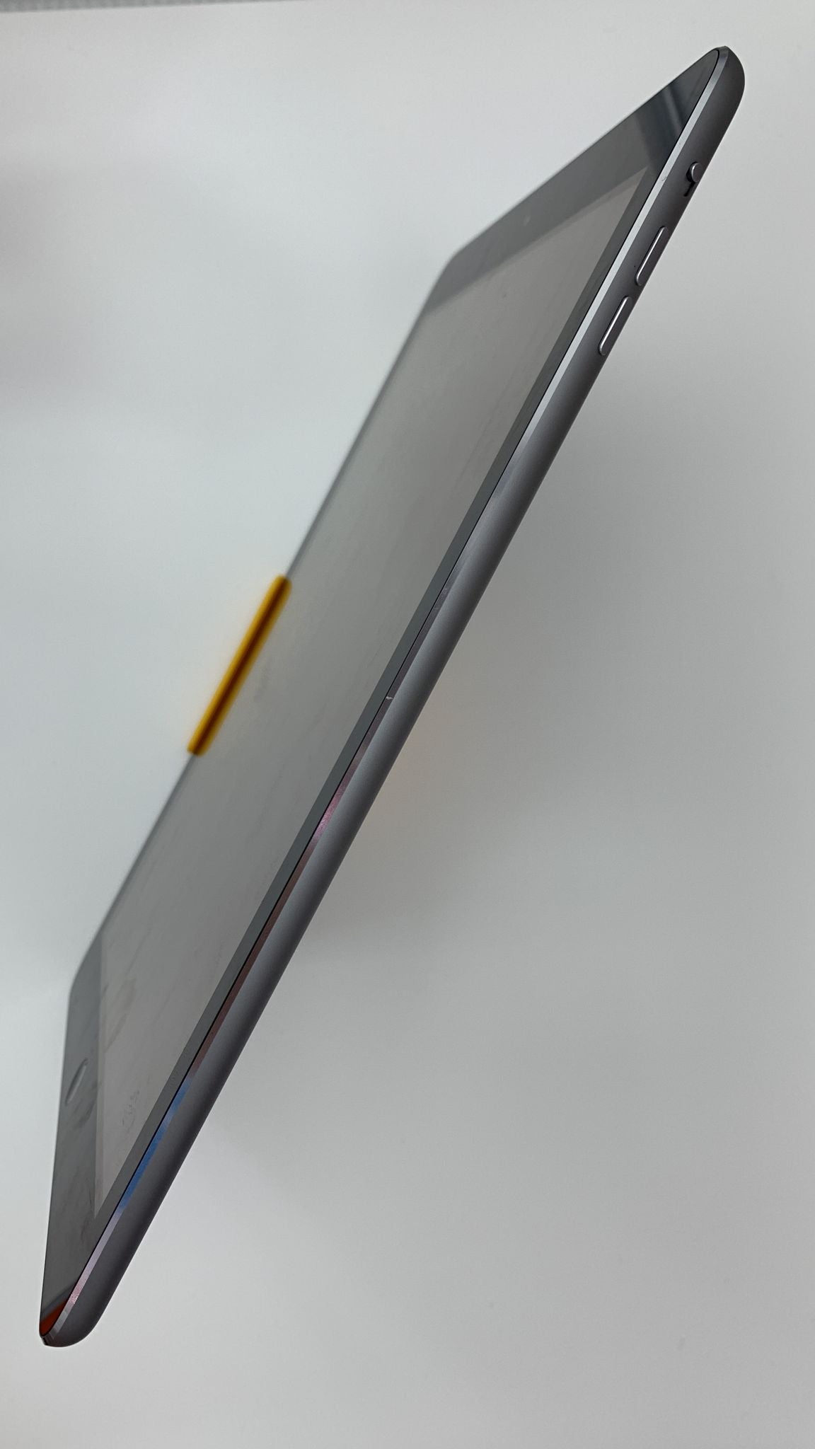 Apple iPad Air 32GB (1st Gen)- Wifi Tablet (Used)